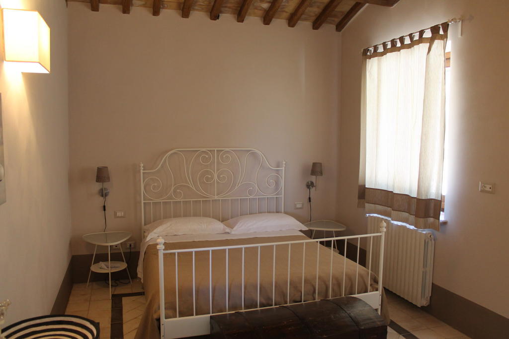Agriturismo Borgo Pirolino Orvieto Rum bild